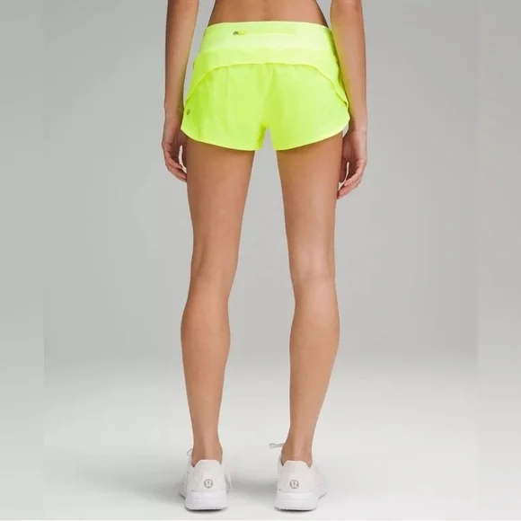 Lululemon speed up low rise  lined short 2.5” SZ 8 Women's Neon Green Shorts - Picture 3 of 10